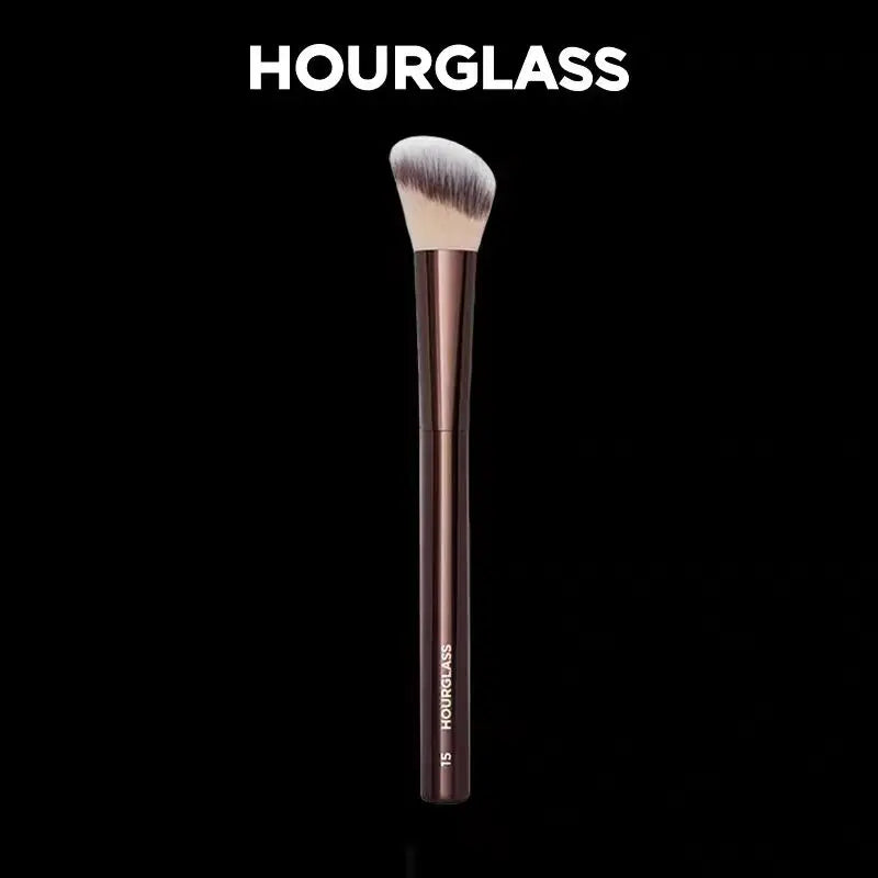 HOURGLASS No. 15 Liquid Blush Brush, Angled Contour Brush, Loose Powder Brush, Professional beauty tools